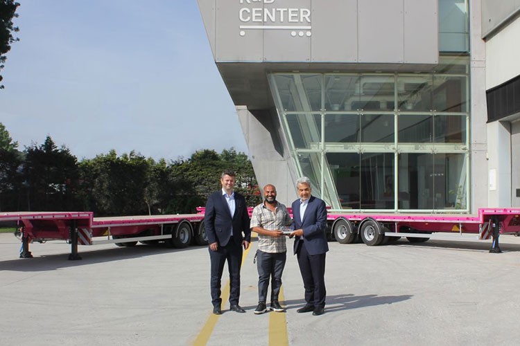 Tırsan 5 platform aracı daha Atiz'e teslim etti