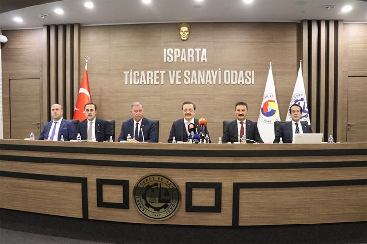 "Isparta ortalama 1 milyon ton elma üretiyor"