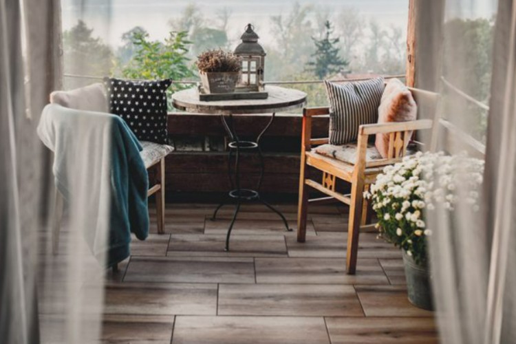 Bahçelerde balkonlarda yaz havası esecek