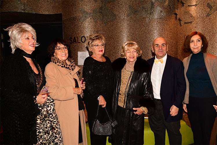 "Annem Hep Derdi ki" komedisinin galası yapıldı