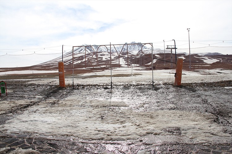 Bu sezon 250 bin kayakçıyı ağırladı