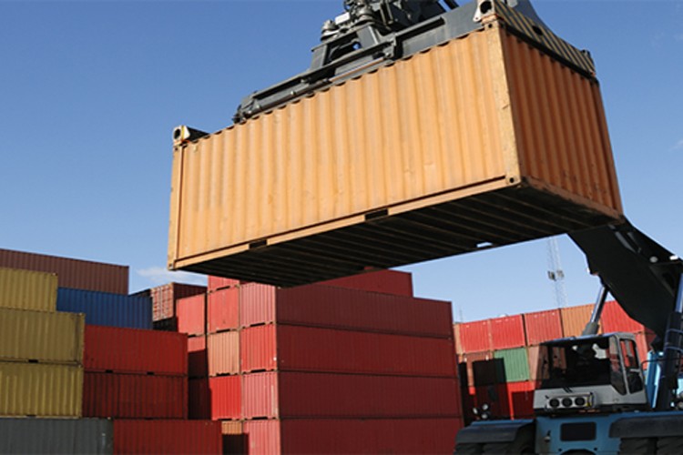 Limanlarda elleçlenen yük miktarı azaldı