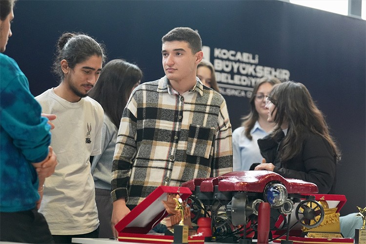 Türk öğrenciler yapay zekalı su altı aracı ile Norveç yolcusu