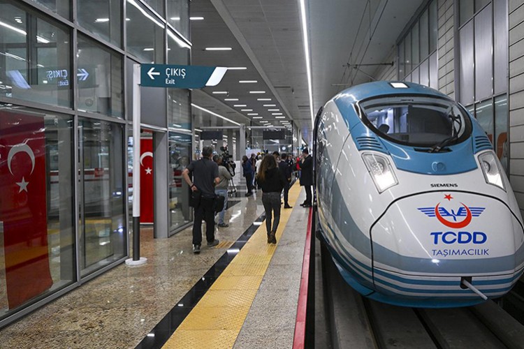 278 binden fazla yolcu seyahat etti