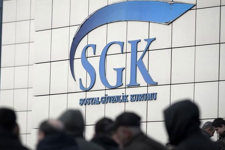 SGK, çalışan anneler için verilen 'analık ödeneği' süresini uzattı