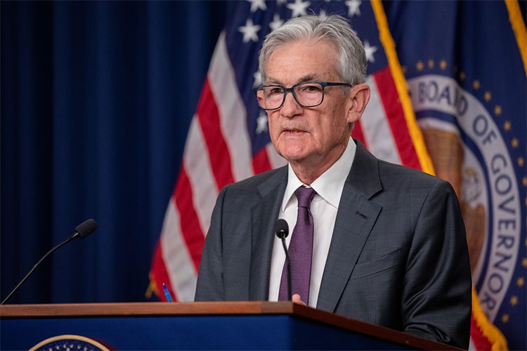 "Faiz oranları konusunda beklemede kalabiliriz"