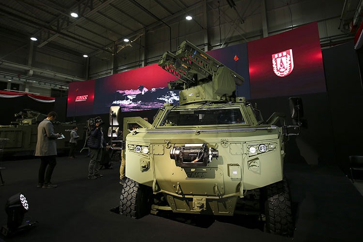 Silah taşıyıcılar teslim edildi