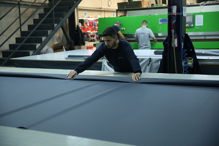 Gölgelendirme sistemleri üreten şirketiyle yurt dışına açıldı