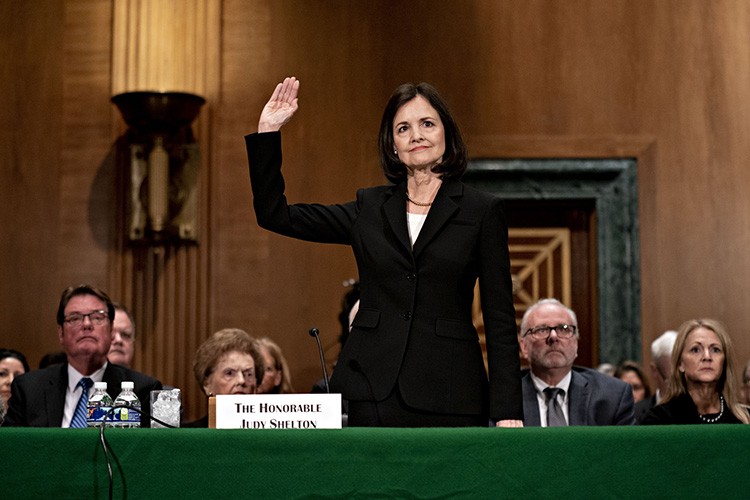 Trump'ın FED adayı Senato'ya takıldı