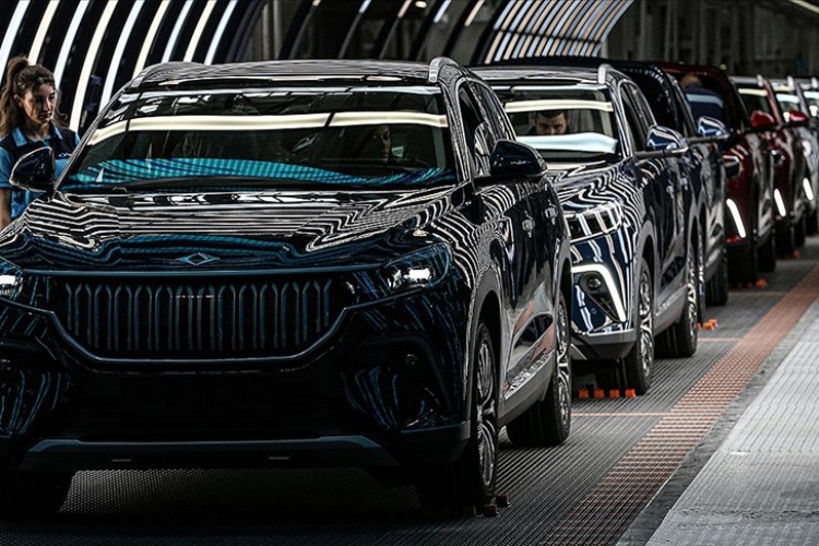 Otomotiv satışları 5 ayda 500 bine yaklaştı