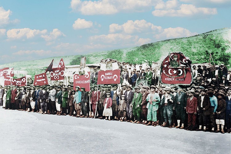 Erdemoğlu Holding Besni Eğitim Bayramı kutlamalarında