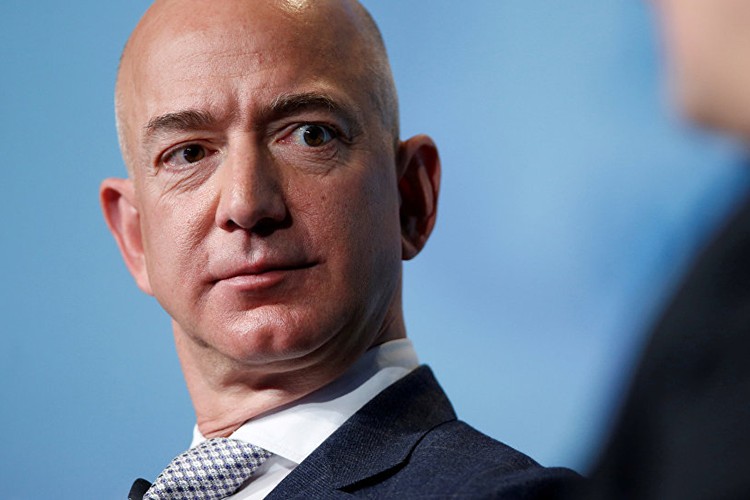 1.8 milyarlık hisse sattı