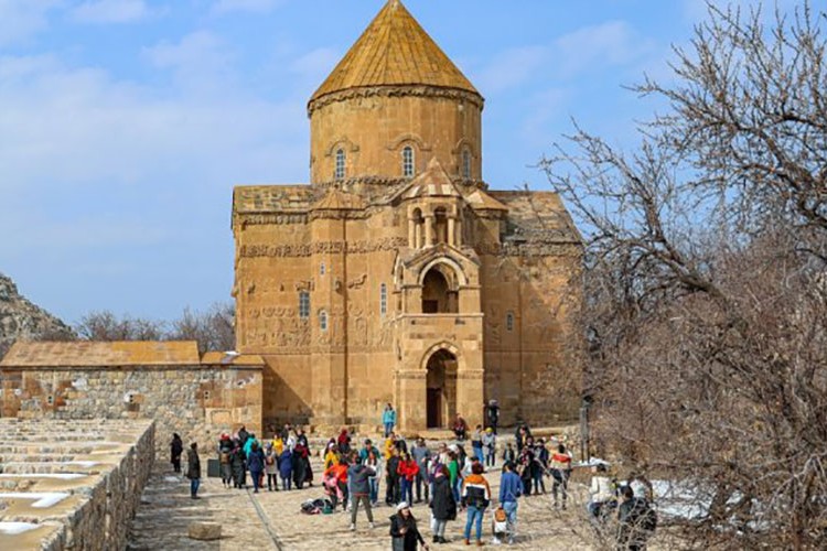 Martta 48 bin İranlı Van'a geldi