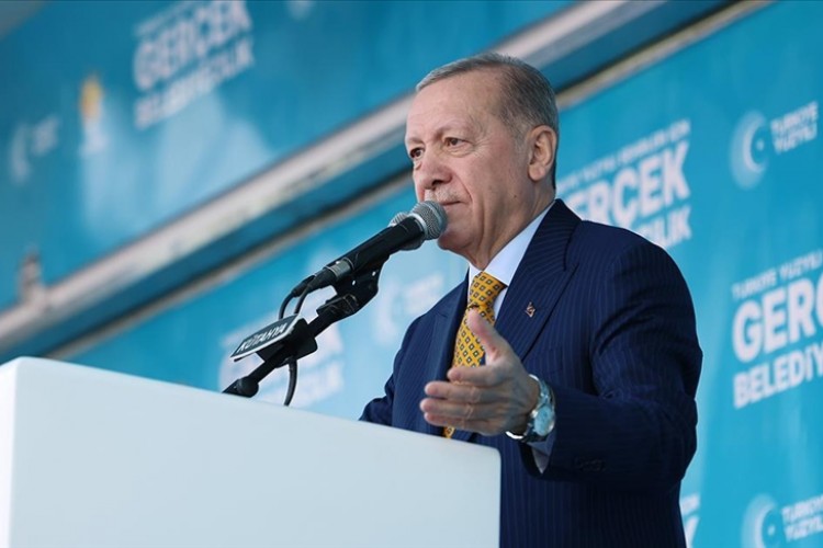 "Ekonomik dengeleri yerli yerine oturtmak için güçlü program uyguluyoruz"