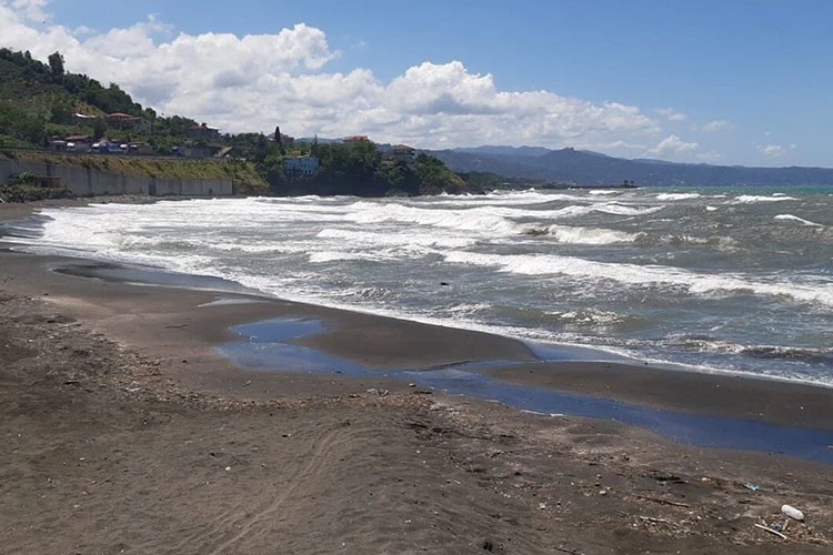 Trabzon'da denize girişlere bugün de izin verilmiyor