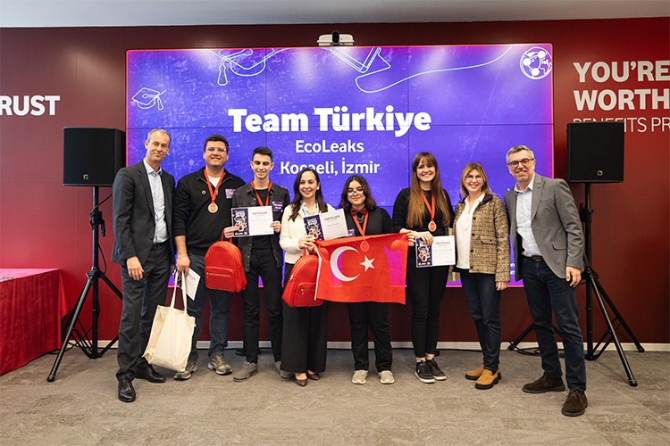 Avrupa hackathon'unda Türkiye'den EcoLeaks ekibi ödül aldı