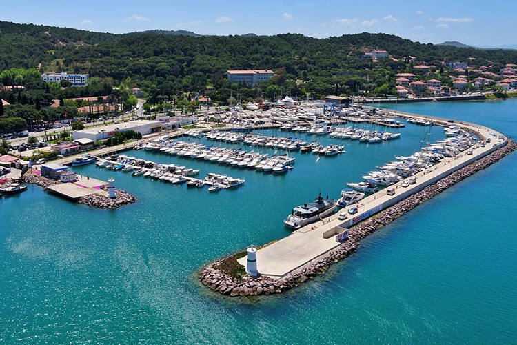 Yaz fırsatlarıyla deniz tutkunlarını bekliyor