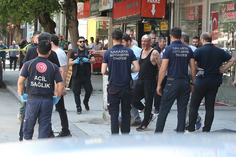 Bir kadını silahla rehin alan zanlı, etkisiz hale getirildi