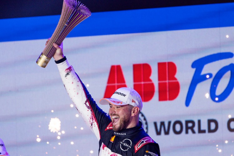Nissan Formula E Takımı 2023/24 ABB FIA Formula E sezonunu zaferle noktaladı