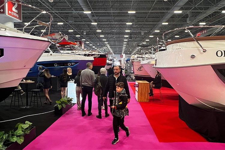 Deniz tutkunları 'karada' buluştu