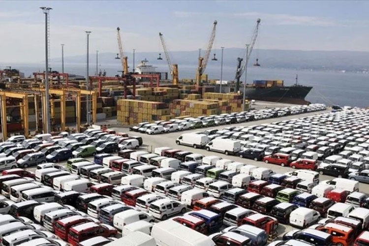 Hafif ticari araç, kamyon ve kamyonet ihracatı 2023'ü solladı
