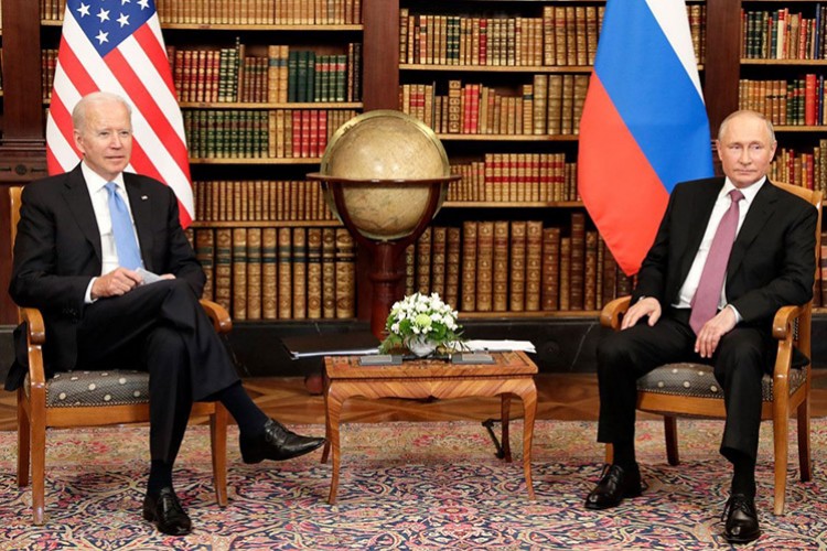 Biden ve Putin buluşma konusunda anlaştı