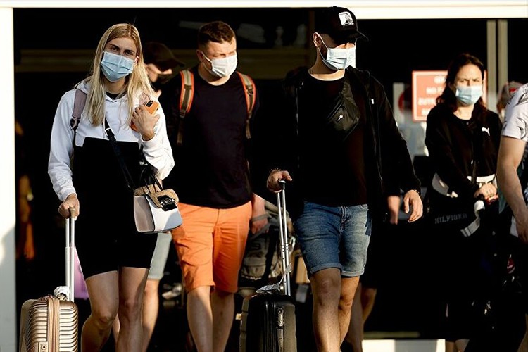 Rusya'dan ilk turist kafilesi geldi