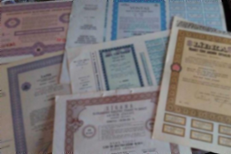 Yabancılar 50,6 milyon dolarlık hisse senedi sattı.