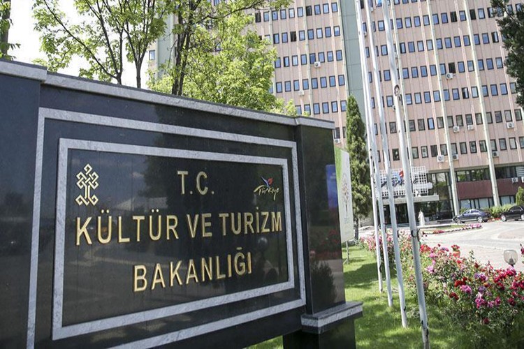 Kütüphaneci alınacak