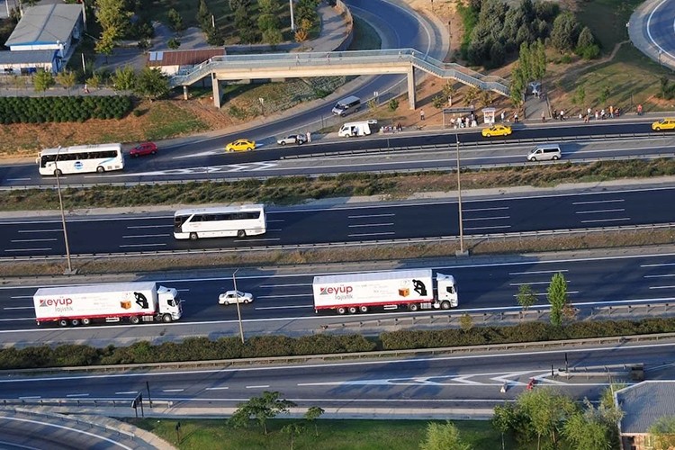 Eyüp lojistik operasyonel gücünü Körfez'e taşıyor
