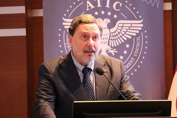 Ege'deki KOBİ'lere ABD pazarının sunduğu ticari fırsatlar anlatıldı