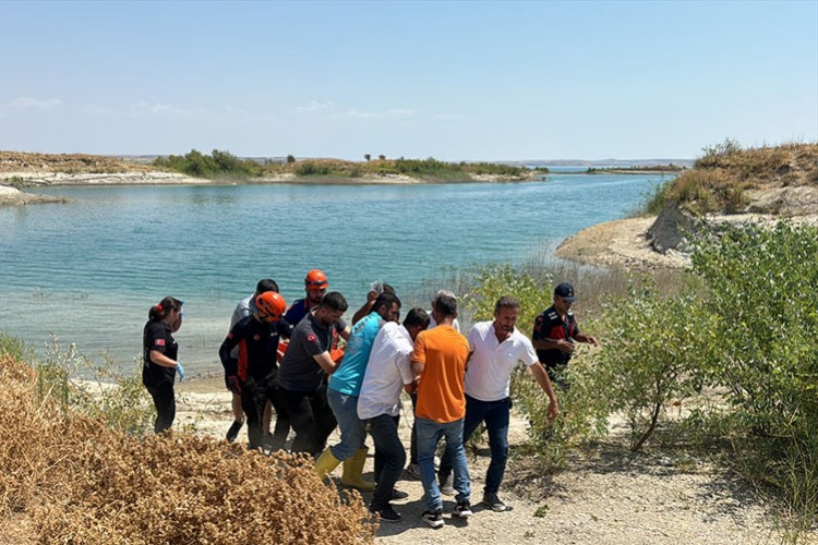 Adıyaman'da baraj gölüne giren 2 kardeşten biri boğuldu