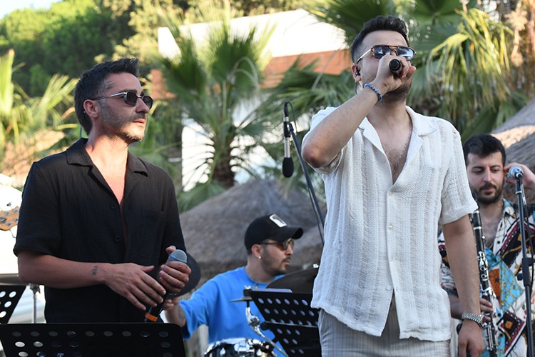 Kariyer basamaklarını hızla tırmanıyor