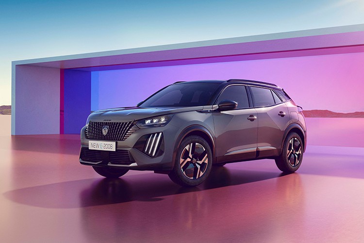 Peugeot 2008 yenilendi