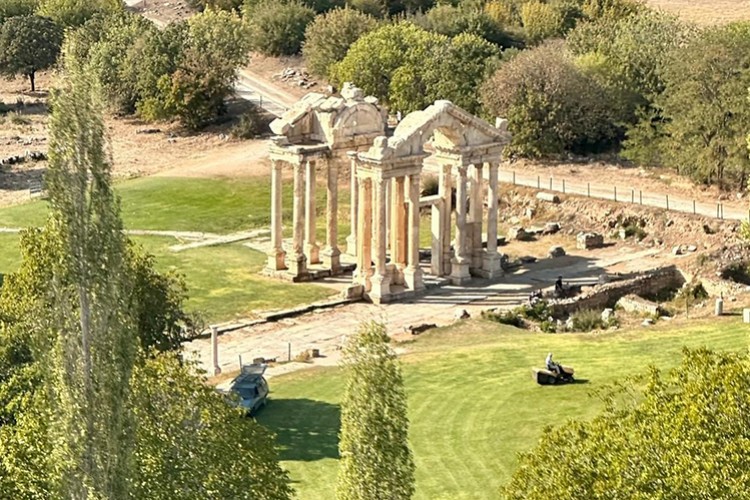 pladis, Afrodisias kazısı için verdiği destekle katkıda bulunuyor