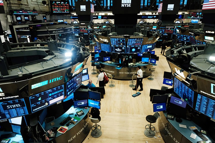 Wall Street ekside açıldı