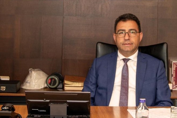 Emlak Konut Genel Müdürü Hakan Gedikli görevi, Cengiz Erdem'e devretti