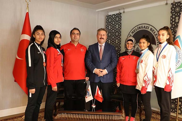 Engelli sporculardan Başkan'a ziyaret