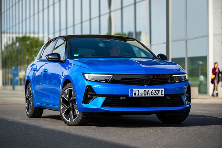 Opel Astra Elektrik Türkiye'de satışta
