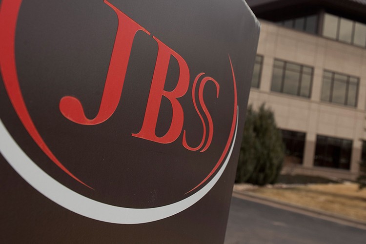 Bilgisayar korsanlarına 11 milyon dolar fidye ödedi