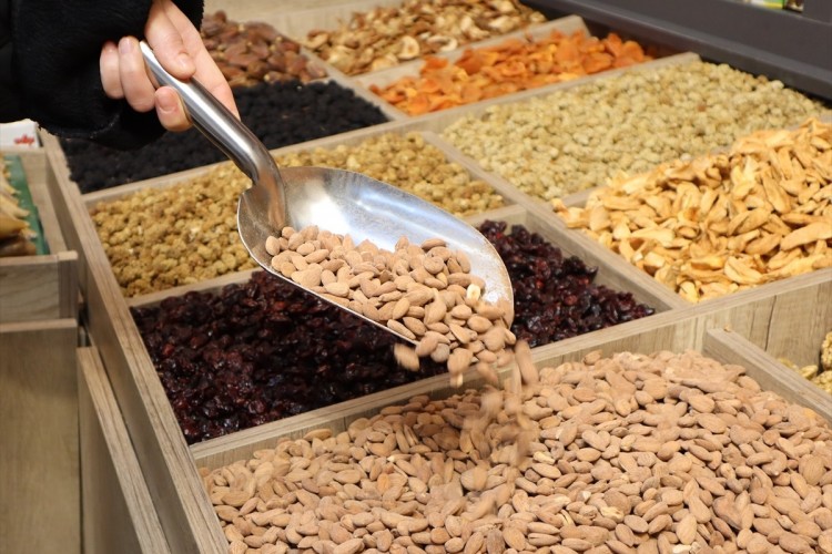 Kayısı çekirdeğinden 16 milyon dolarlık gelir