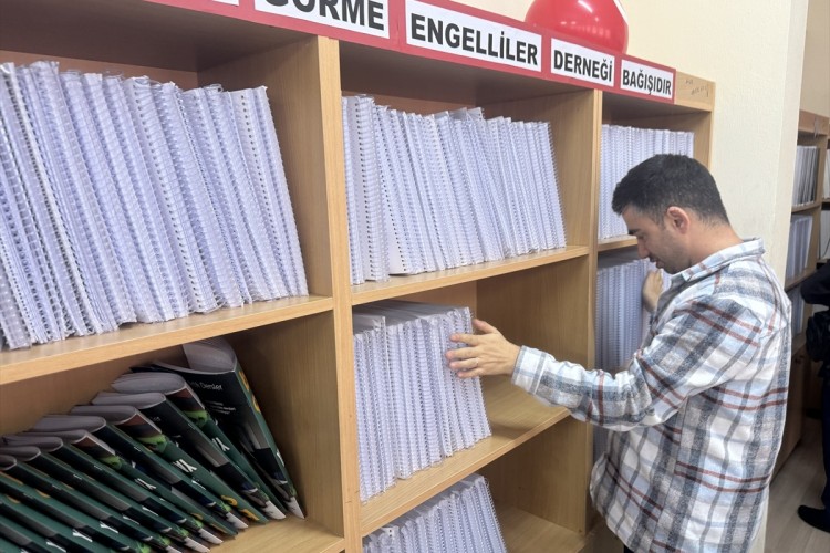 Braille alfabeli kitaplar bağışlandı