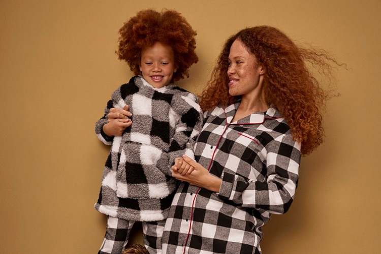 Yeni Yıla Hazırlık için Konforlu Pijamalar