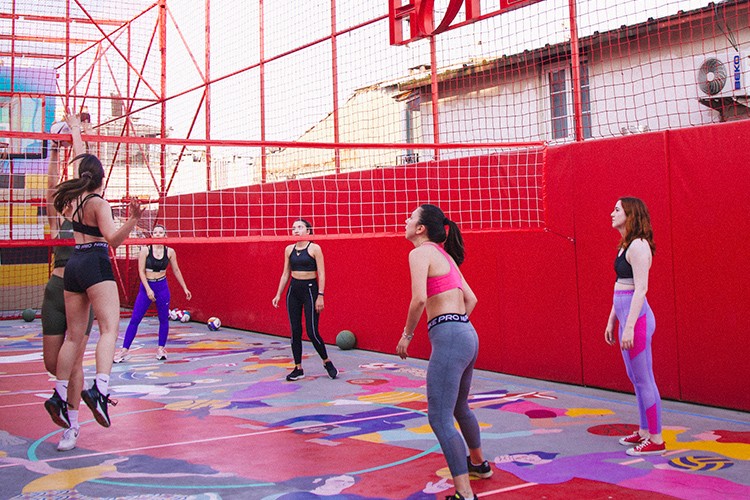 HOPE Alkazar'ın dünyası Mayıs'ta dansla ve yaratıcılıkla dolu