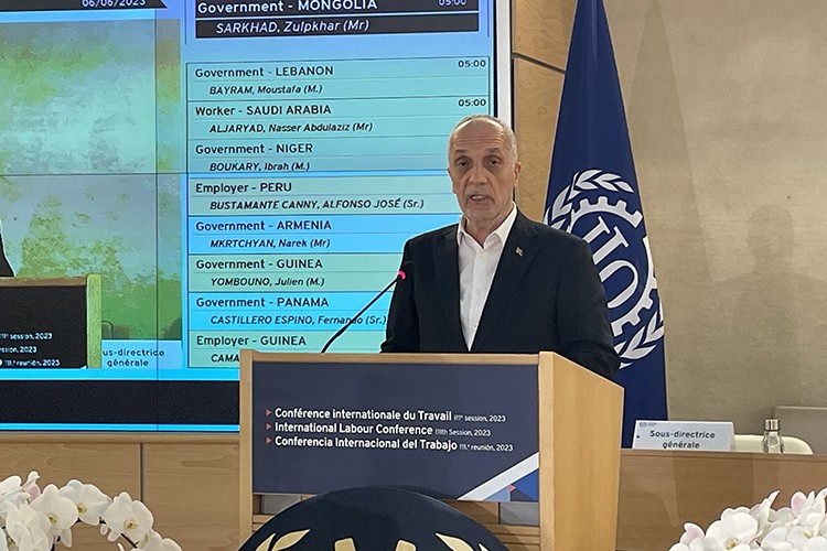 Atalay'dan AB ülkelerine vize tepkisi