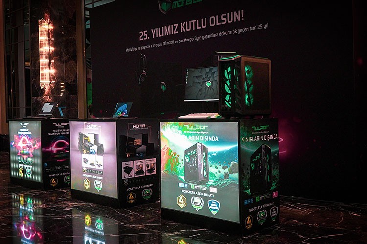Monster Bilgisayar, çeyrek asrı geride bıraktı