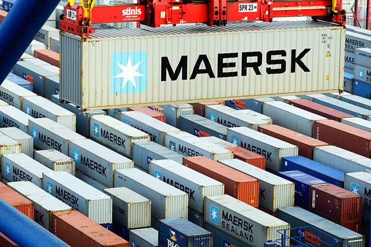 Maersk, Hürmüz Boğazı geçişlerini askıya aldı