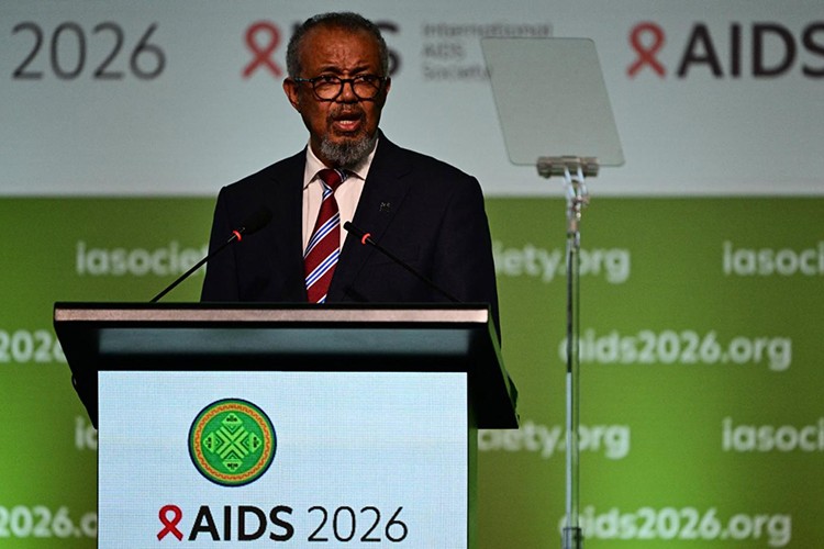 HIV fonları 2,1 milyar dolar eridi, AIDS salgını uyarısı