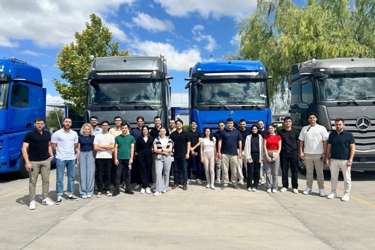 Mercedes-Benz Türk'ün Gençlere Kariyer Kapılarını Aralayan Staj Programları Başladı