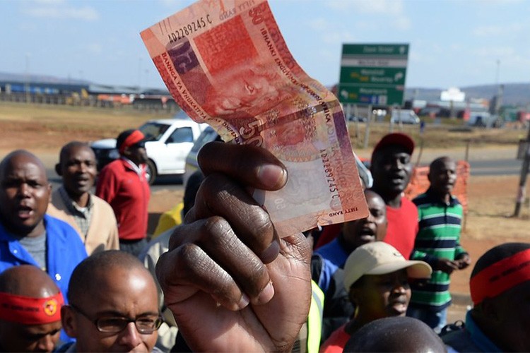 Güney Afrika ekonomisi yüzde 0,3 daraldı